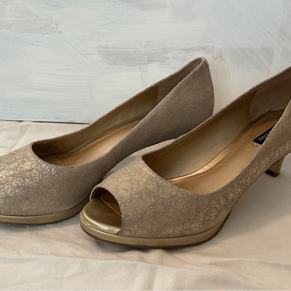 Alex Marie size 8 gold open toe shoes